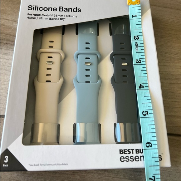 BEST BUY ESSENTIALS | NIB Apple Watch Silicone Bands - Picture 2 of 5